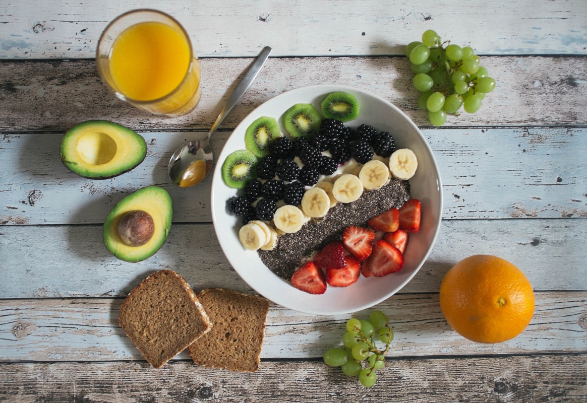 Dietconsultpro szerkesztőségi csapat munkában – táplálkozási tartalmak készítése